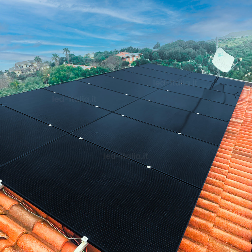 V-TAC Set 6kW (6000W) con 15 Moduli Fotovoltaici SUNPRO TIER-1 da 400W Classe 1, Monocristallini Full Black IP67/IP68 (SKU 11897) V-TAC Set 6kW (6000W) con 15 Moduli Fotovoltaici SUNPRO TIER-1 da 400W Classe 1, Monocristallini Full Black IP67/IP68 (SKU 11897)